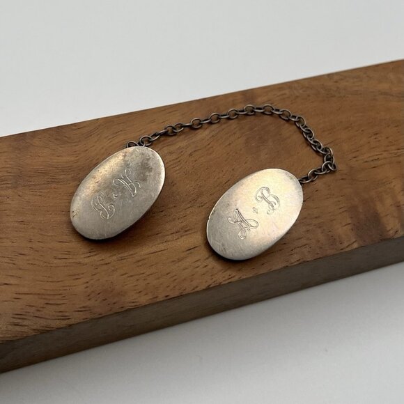 Vintage 40s Sterling Silver Sweater Monogram A•B Engraved Oval Cardigan Clip - Picture 1 of 5